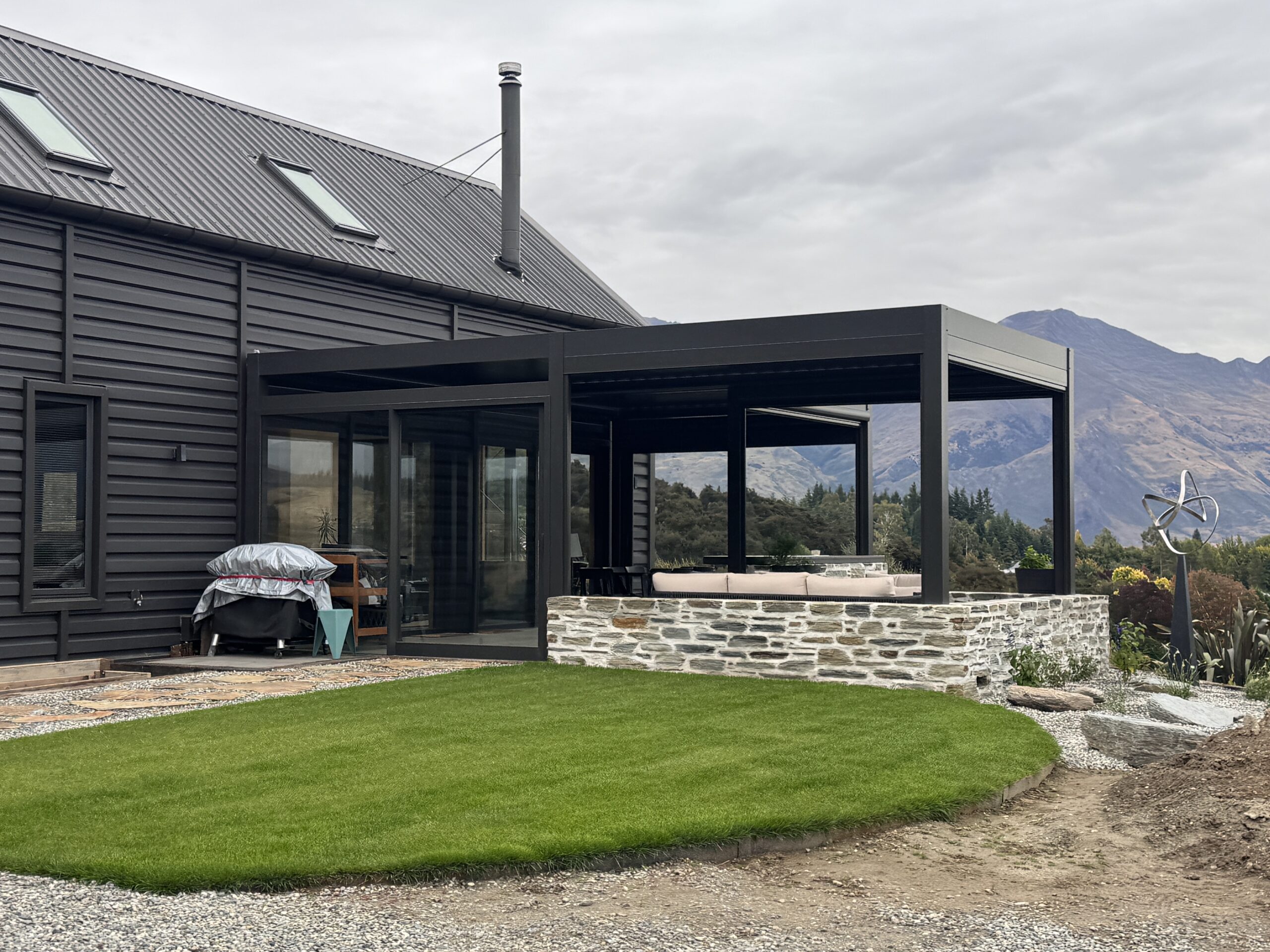 Home extension by C.J. Neill Construction, Wanaka